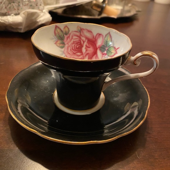Vintage English tea cup and saucer - Picture 4 of 4